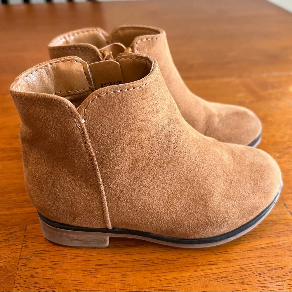 Cat & Jack Penelope toddler booties, size 6, cognac - Picture 1 of 5